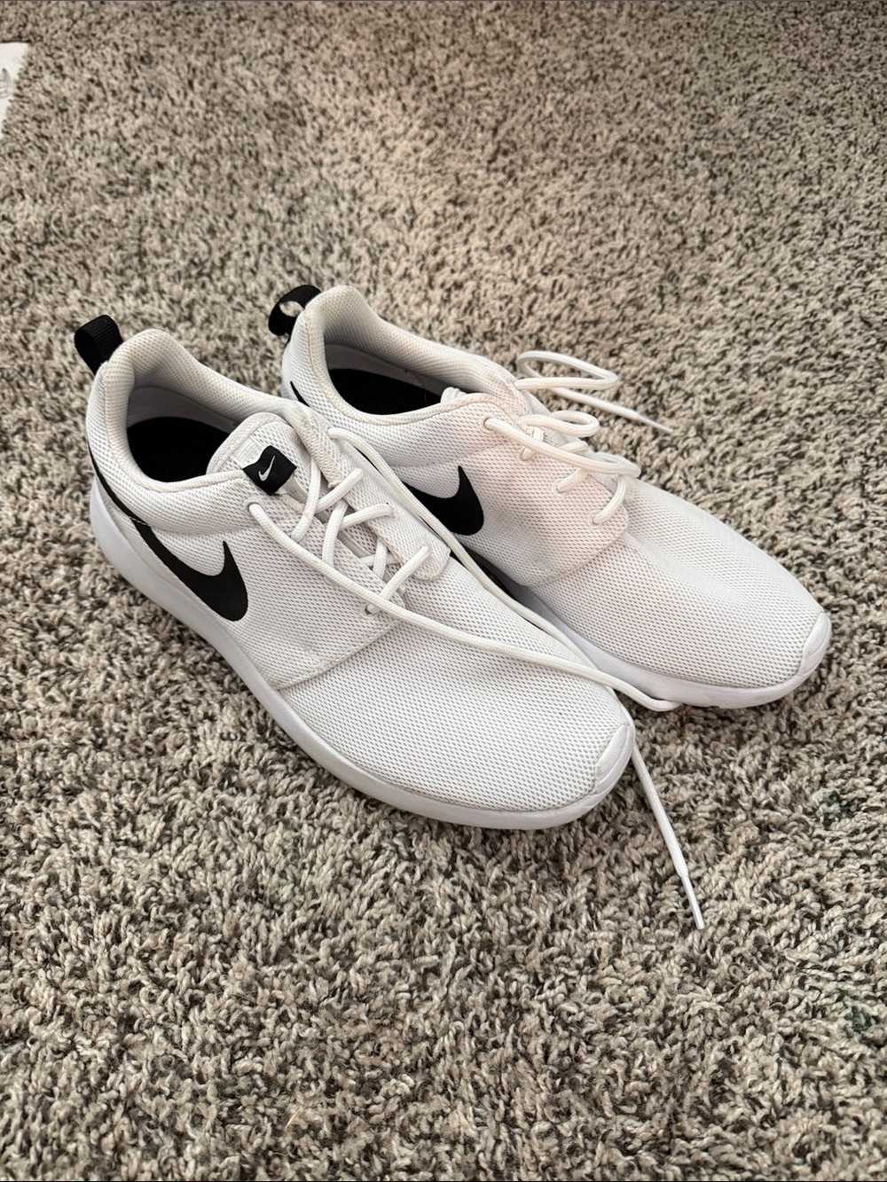 Nike Women’s White Mesh Sneakers with Black Swoosh